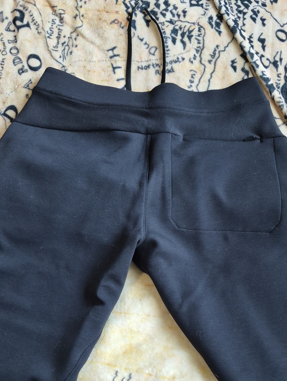 NWT On Running Sweat Pants Black Jogger Sweatpants Mens Size Small Very Soft - Picture 12 of 12